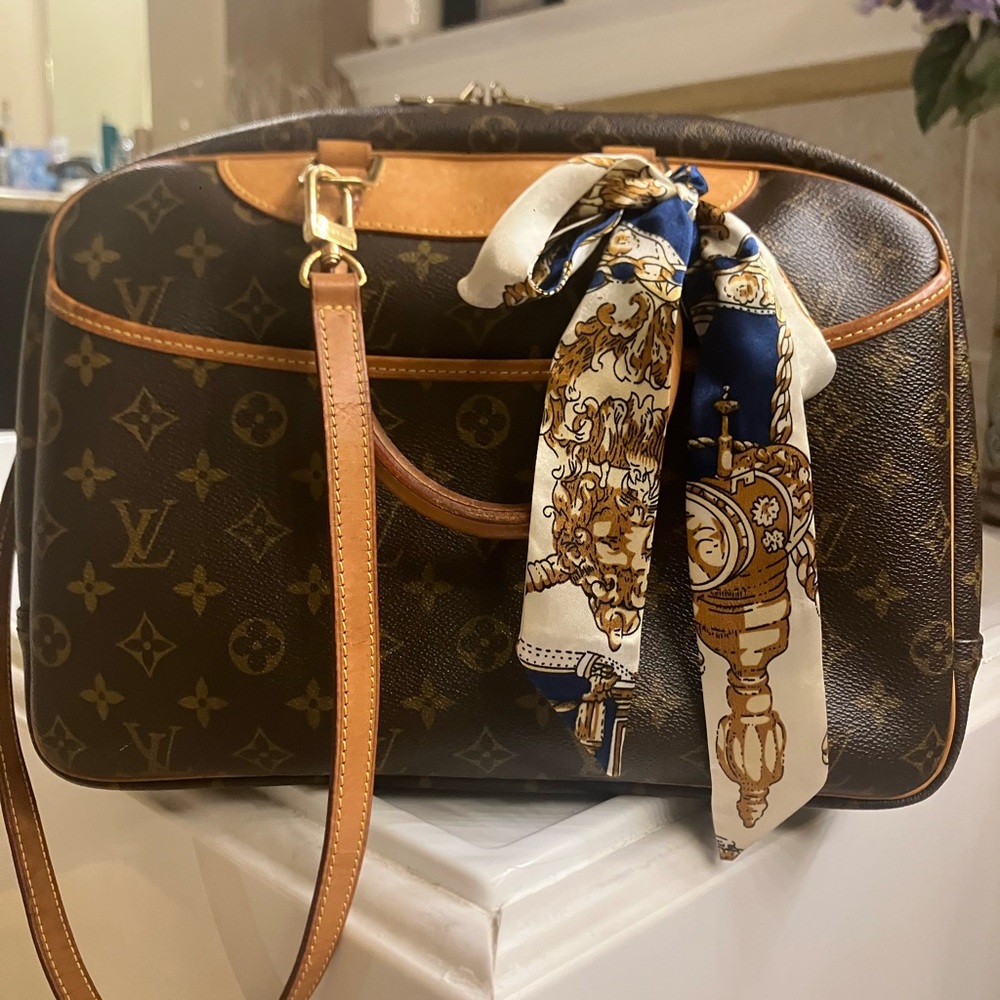 GORGEOUS Authentic Louis Vuitton Deauville with Authentic LV Crossbody Strap!!